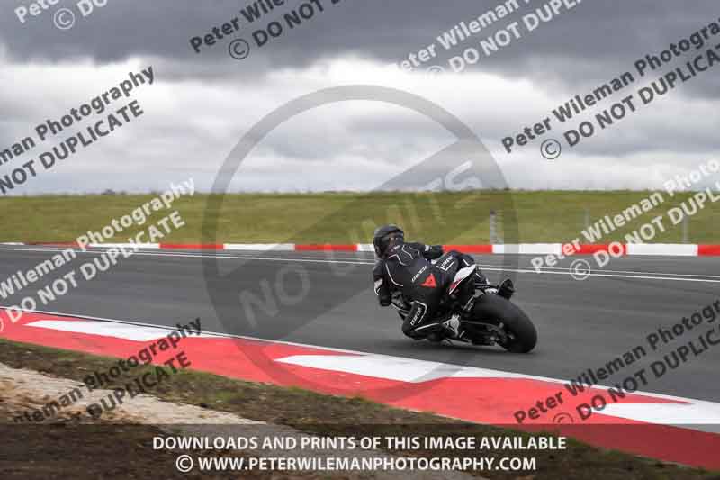cadwell no limits trackday;cadwell park;cadwell park photographs;cadwell trackday photographs;enduro digital images;event digital images;eventdigitalimages;navarra;no limits trackdays;peter wileman photography;racing digital images;trackday digital images;trackday photos